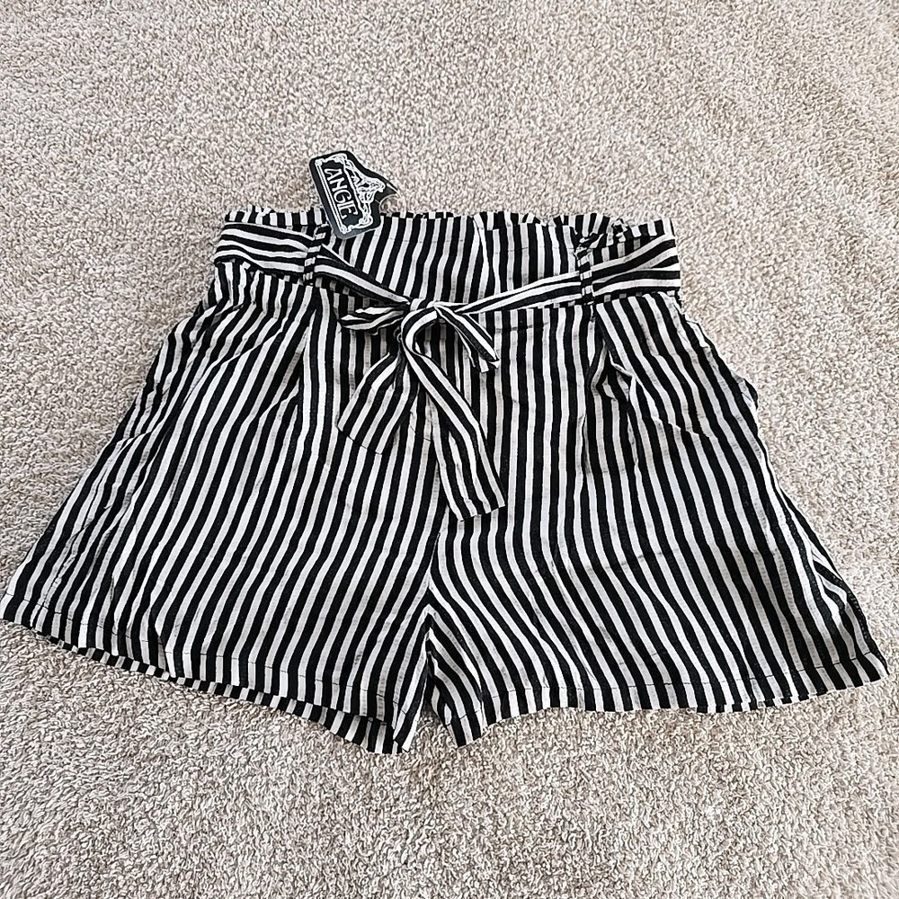Angie Shorts Black/white Striped Tie Belt Sz S NWT Lightweight Semi-sheer